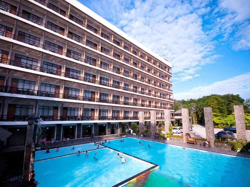Mesra Business & Resort Hotel Samarinda Exterior photo